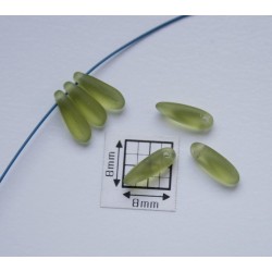 Margele sticla Cehia daggers cca 3 x 10 mm culoare verde peridot mat (3 gr) DG-041