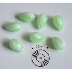 Margele sticla Cehia drop 6 x 9 mm culoare alb/verde (10 buc).