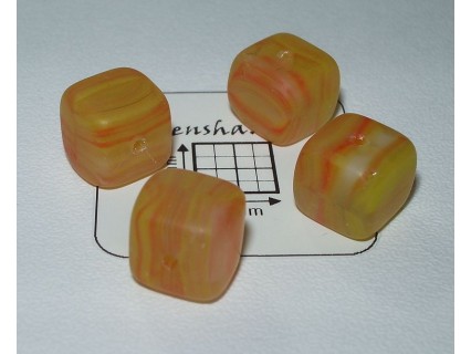 Margele sticla Cehia cub cca 9.3 x 7.7 mm culoare galben inchis mat(2 buc).
