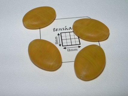 Margele sticla Cehia oval 16 x 12 x 5 mm culoare galben inchis mat (2 buc).